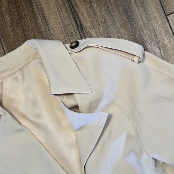Beige Double Breasted Cropped Trench Jacket Women Size M EUC (983) - Picture 5 of 9